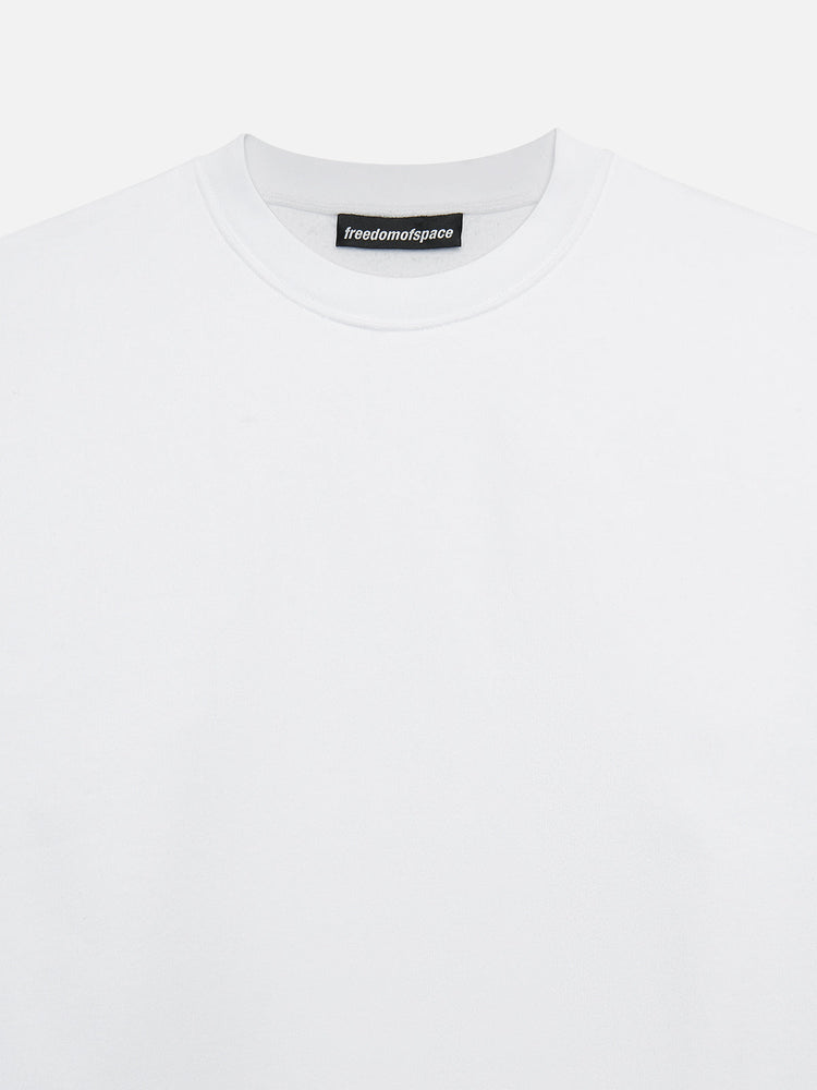A SIMPLE SWEATSHIRT WHITE