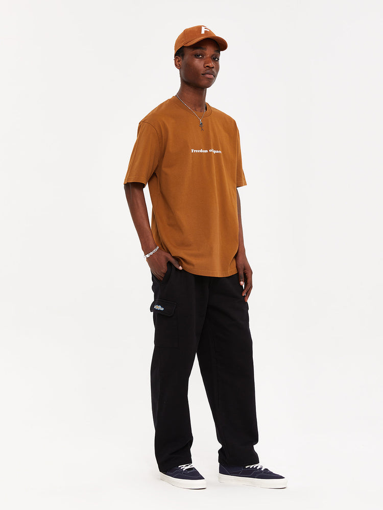 A SIMPLE T-SHIRT BROWN