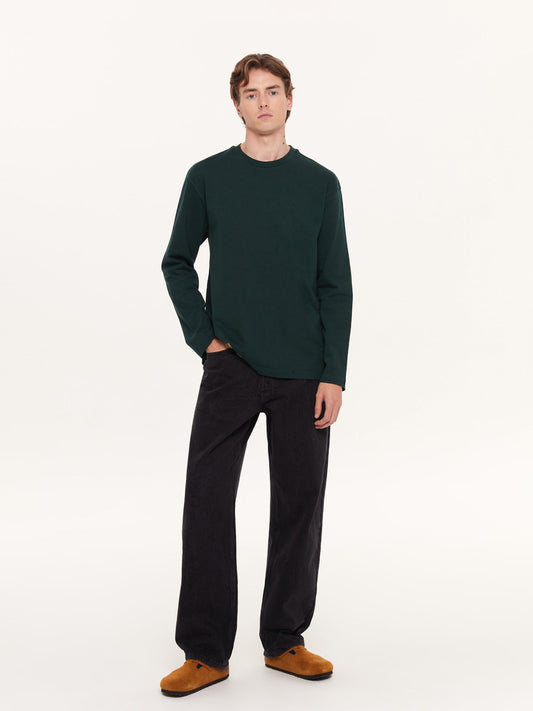 A SIMPLE LONG SLEEVE T-SHIRT GREEN