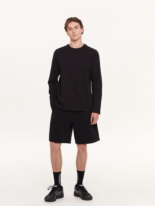 A SIMPLE LONG SLEEVE T-SHIRT BLACK