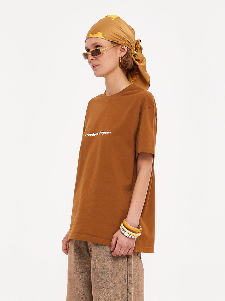 A SIMPLE T-SHIRT BROWN