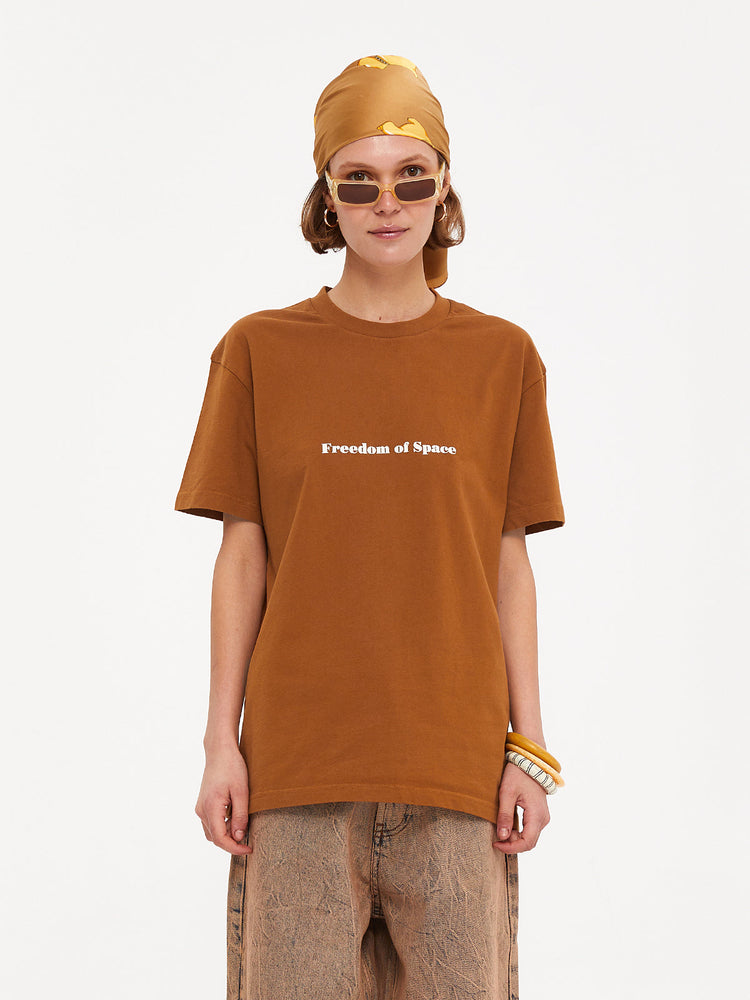 A SIMPLE T-SHIRT BROWN