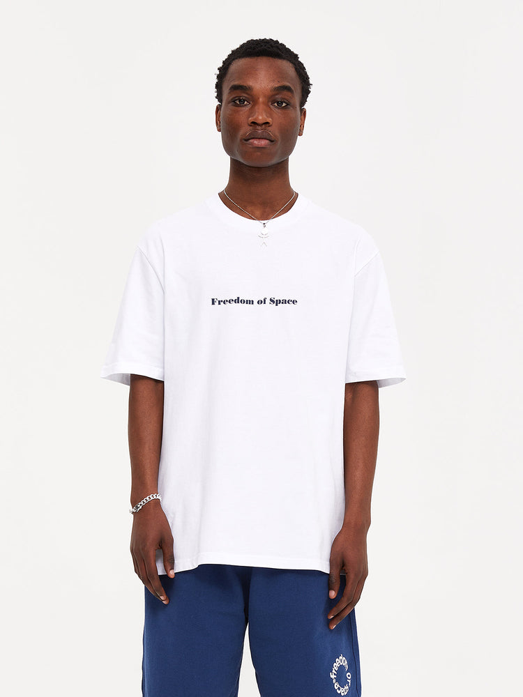 A SIMPLE T-SHIRT WHITE